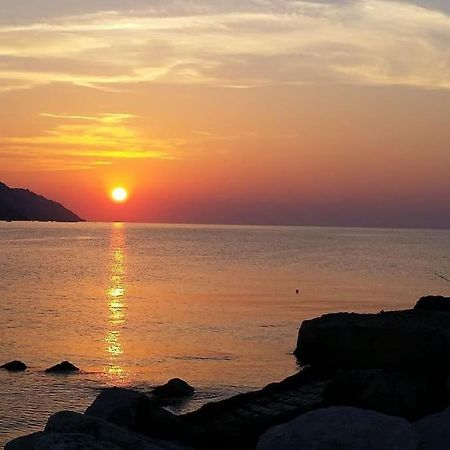 Appartamento In Villetta A 2 Passi Dal Mare E Dal Centro Pesaro Exteriör bild